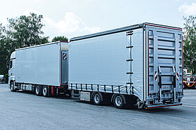 ES-GE liefert Lkw und Anhänger für Montageeinsätze