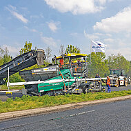R&uuml;ko: Gro&szlig;aufgebot an Asphalttechnik