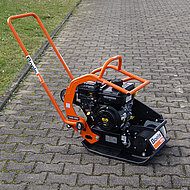 Boels Rental: NEU IM BOELS MASCHINENPARK - AMMANN-R&Uuml;TTELPLATTEN AUSGESTATTET MIT VANGUARD-MOTOREN