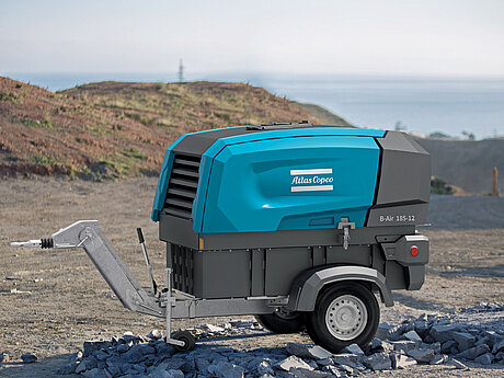 Premiere für batteriebetriebenen fahrbaren Schraubenkompressor