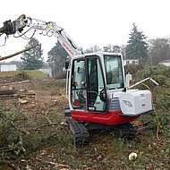 Takeuchi bei Wilhelm Sch&auml;fer: Hybridbagger im Wasserschutzgebiet