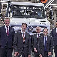 Moderner Klassiker geht im Lkw-Werk W&ouml;rth in Serie &ndash; Unimog ist &raquo;Gel&auml;ndewagen des Jahres 2014&laquo;