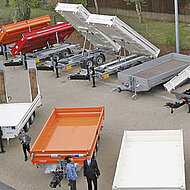 Wei&szlig;wurstfr&uuml;hst&uuml;ck im Anh&auml;nger-Vertriebszentrum