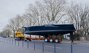 Tadano AC 45 City Krane mit Allison-Vollautomatik heben Luxusyachten 