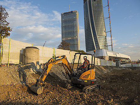 Minibagger-Serie will Ma&szlig;st&auml;be in Sachen Produktivit&auml;t, Komfort und Sicherheit setzen