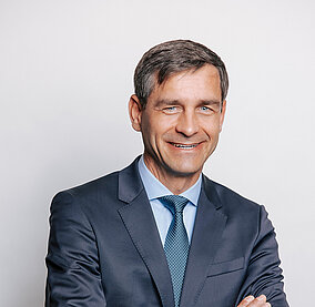 Doka: Robert Hauser übernimmt Vorsitz der Doka-Geschäftsführung