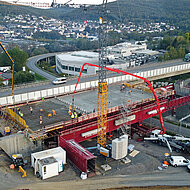 Brückenabbruch und -neubau mit nur einem System