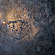 Dynaset: Im &raquo;Hydro-Scaling&laquo; in Tunnel- und Bergbau bew&auml;hrt