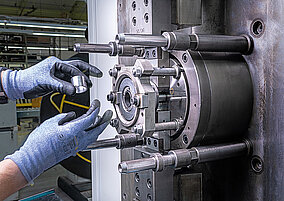 KS Gleitlager: Intelligente Gleitlagerlösungen für Baumaschinen