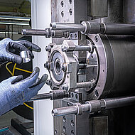 KS Gleitlager: Intelligente Gleitlagerl&ouml;sungen f&uuml;r Baumaschinen