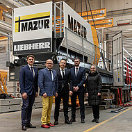 Liebherr: Pers&ouml;nlich abgeholt - Polens erster Fibre-Kran von Liebherr