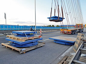 Austauschlager für die Rheinbrücke bei Neuwied geliefert 