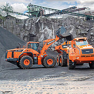 Doosan Bobcat: Mit starken Maschinen auf der Steinexpo