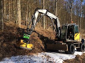 Leistungsstarke Anbaugeräte mit vielfältigen Einsatzmöglichkeiten für die grüne Branche