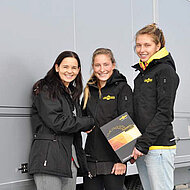 Anh&auml;nger an Sailing Team Germany &uuml;bergeben