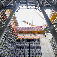 Durchdachtes Schalungs- und Gerüstkonzept: Sanierung und Neubau am Badischen Staatstheater