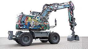 Bagger mit Spezialgreifern wird zum Kunstwerk