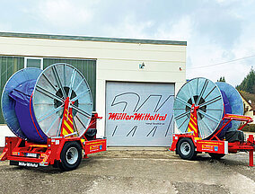 Spezialanhänger für den Hochwasserschutz auf Rädern