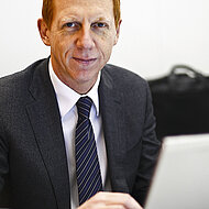 Blandford folgt auf Gasparri und Lizenzvereinbarung mit Sumitomo 