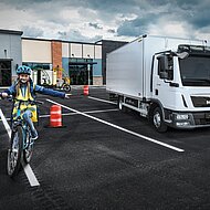 Humbaur: Fr&ouml;hliche Kinderaugen dank der umgebauten Humbaur FlexBox