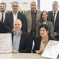 Humbaur schlie&szlig;t Schulpartnerschaften