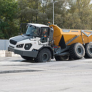 Liebherr-Hydraulikbagger: Neue Reihe knickgelenkter Dumper kommt