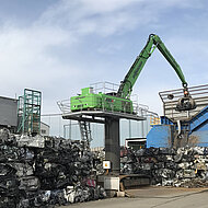SENNEBOGEN: Umschlagbagger statt Erdbaubagger im Metallrecycling: mehr Leistung, Effizienz und Sicherheit f&uuml;r Metallrecycler in Japan