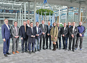 Layher feiert  Richtfest für »Werk 3«