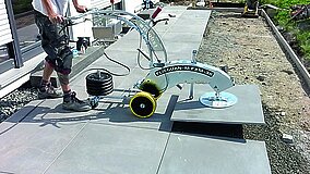 Probst: Steinplatten gelenkschonend verlegen