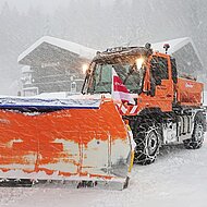 Daimler: Unimog im Winterdienst - Kampf dem Schnee
