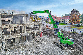 Tonnenschwer aufgerüstet: Abbruch-Spezialist mit neuer Bagger-Verstärkung