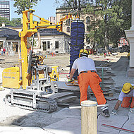 Palettentransport und Vakuum-Verlegung in einem Ger&auml;t