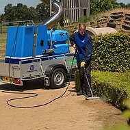 Hei&szlig;wasser trifft auf Elektro: Der neue WeedMaster eM von Waterkracht 
