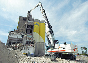»R 980 Demolition«: Ein wahrer Abbruch-Gigant auf der Iberischen Halbinsel
