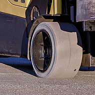 Camso: Antistatik-Gabelstaplerreifen l&ouml;st Sicherheitsproblem