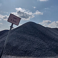 HRV: Edelsplitt aus Stahlwerksschlacke f&uuml;r langlebige Stra&szlig;en