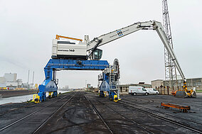 Neue Schwergewichte im Magdeburger Hafen