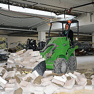 Avant Tecno: Emissionsfrei auch f&uuml;r den GaLaBau-Einsatz