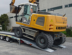 Tridem-Tieflader macht sich flach