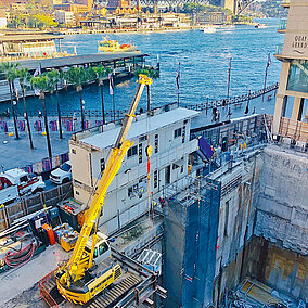 SENNEBOGEN: Raupentelekran beweist sich vor Traumkulisse in Sydney