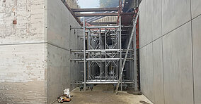 Zweikammer-Kanalbauwerk ohne Schalwagen errichtet