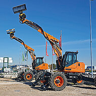 engcon: Tilt&shy;rotator macht gr&ouml;&szlig;ten Schreitbagger noch effizienter