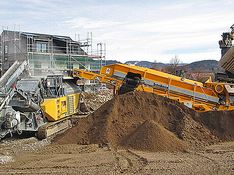 Backers: Boden-Recycling mit 2- und 3-Fraktionen-Sternsieben