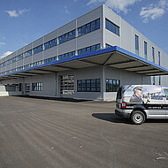 Schwerlast-Spezialist weiht neues Logistikzentrum ein