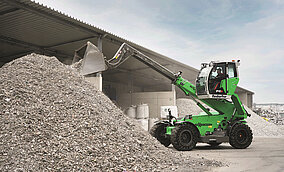 Teleskoplader im Feinstaubmilieu: Produktion von Desox-Aluminiumgranulat