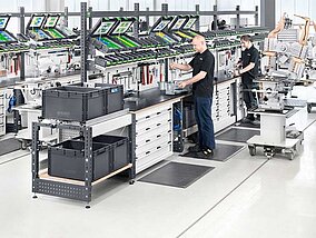 Bott: Prozessketten verzahnen in der Intralogistik mit bott