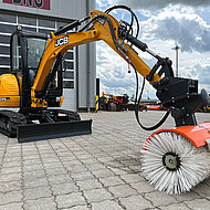 Anbau-Kehrmaschinen f&uuml;r Bagger