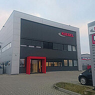 Baumaschinenh&auml;ndler Kiesel &uuml;bernimmt Mehrheitsanteil an Bauma-Rent