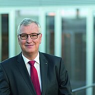 Zeppelin-Konzernchef Gerstmann im Amt best&auml;tigt