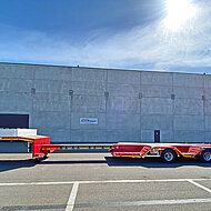 MAX Trailer: MAX100 Satteltieflader jetzt mit Auszug und zwei Paar Radmulden